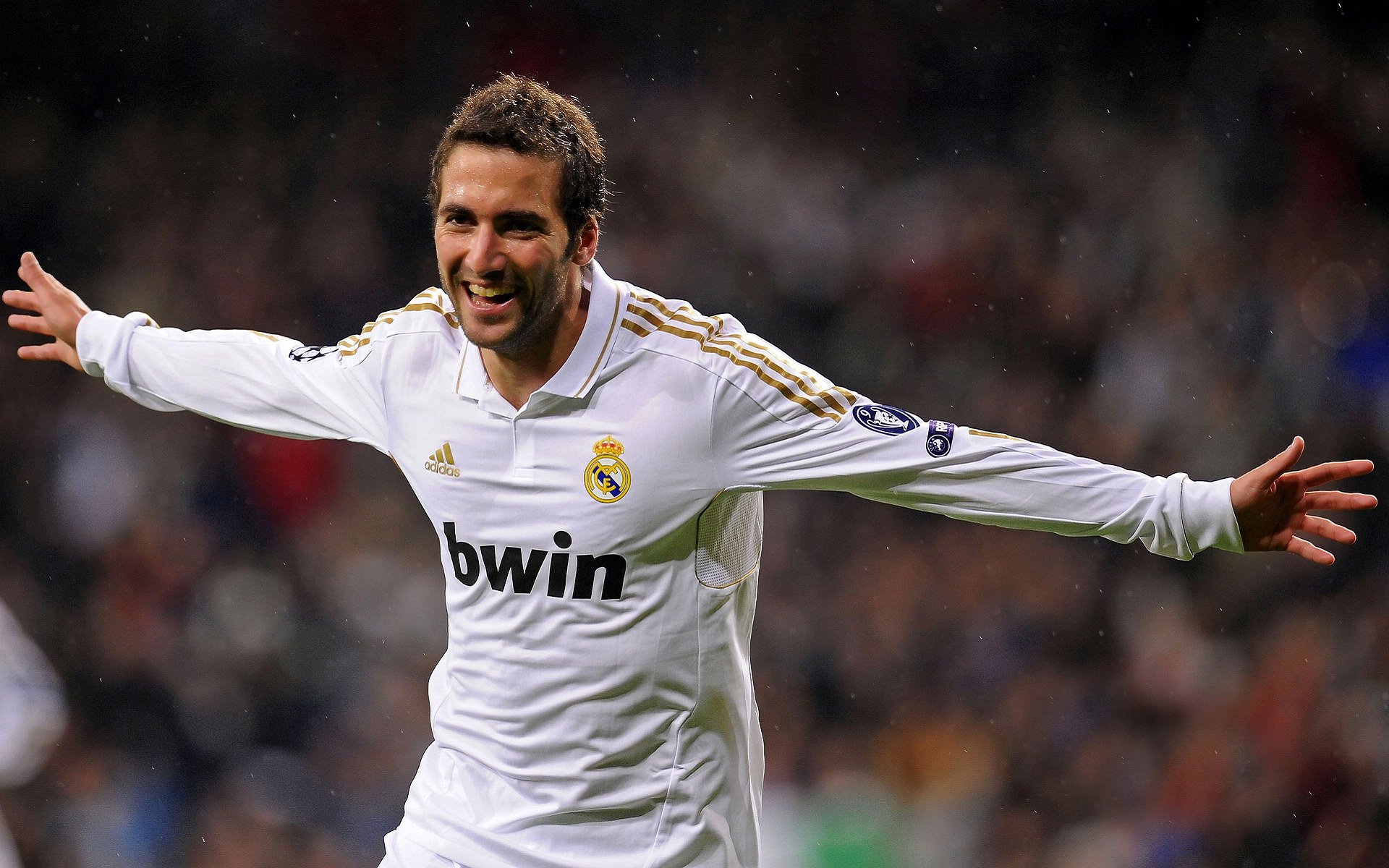 爱游戏体育平台-25.5亿欧元对决！低迷利物浦再遇克星皇马，利物浦与皇马对决过几次